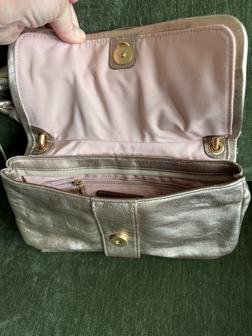 Coach Gold leather evening purse
No A0969-13462 - Picture 3 of 4